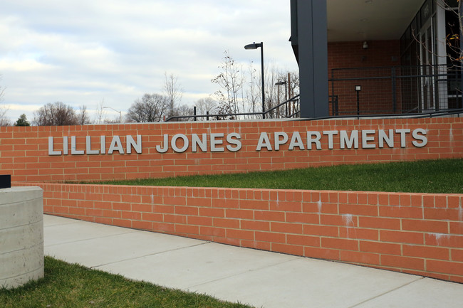 Lillian Jones Apartments in Baltimore, MD - Foto de edificio - Building Photo