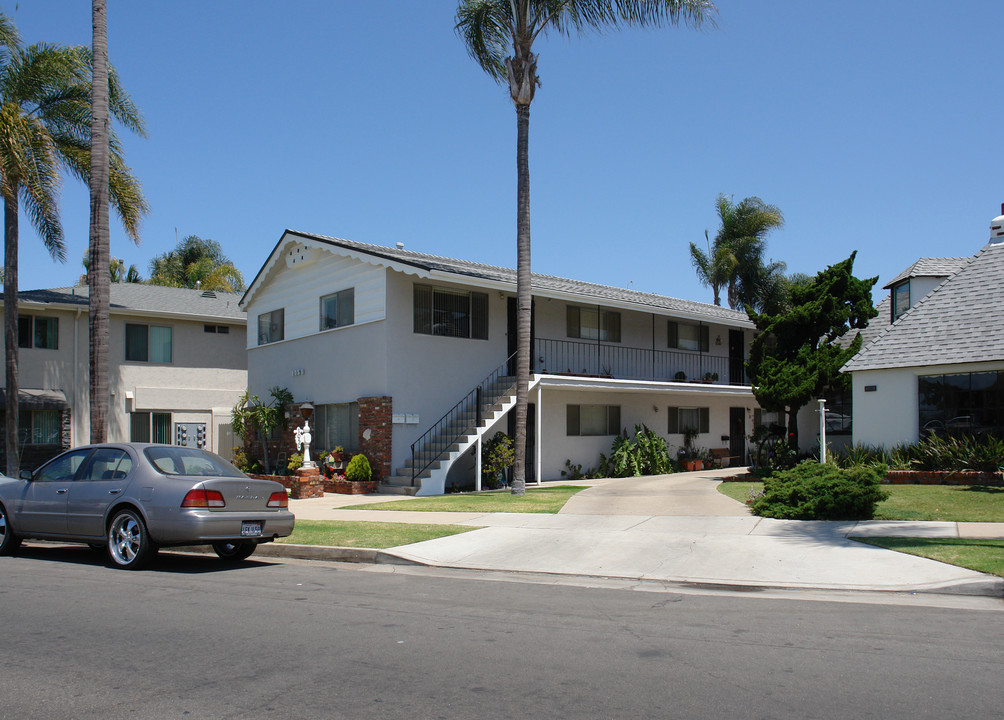 1050 Isabella Ave in Coronado, CA - Building Photo