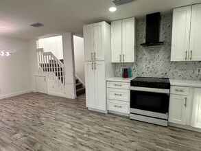 9224 Ventana Ln in Orlando, FL - Foto de edificio - Building Photo