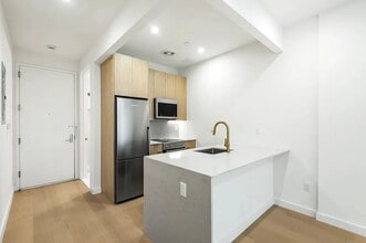 248 Mott St, Unit 5-6 in New York, NY - Foto de edificio - Building Photo