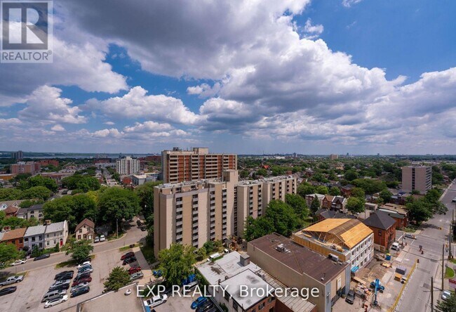 212 King William St in Hamilton, ON - Building Photo - Building Photo