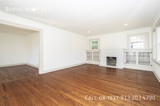 5620 Rosehill Rd in Shawnee, KS - Building Photo - Building Photo