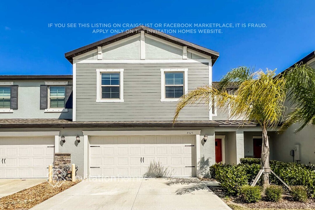 8523 Houndstooth Enclave Dr in New Port Richey, FL - Building Photo