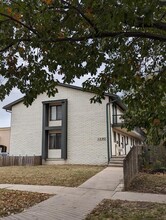 Perry Apartments in Wichita, KS - Foto de edificio - Building Photo