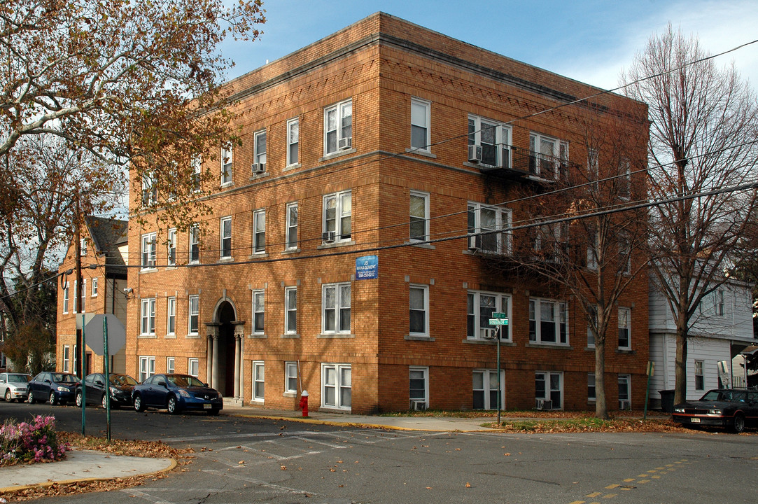 82 Brinkerhoff St in Ridgefield Park, NJ - Building Photo