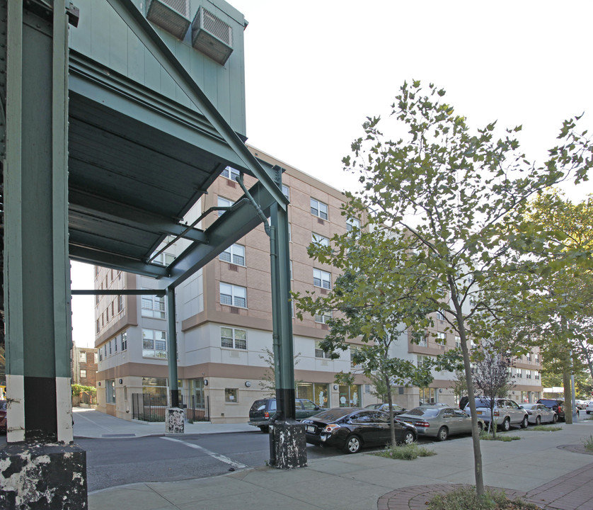 New Lots Plaza Apartments in Brooklyn, NY - Building Photo