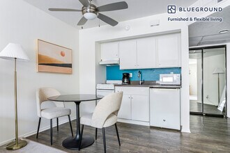10985 Bluffside Dr in Los Angeles, CA - Building Photo - Building Photo