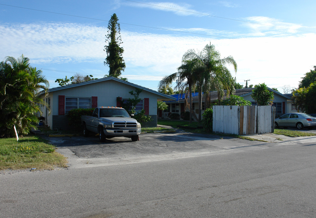 705-709 SE 19th St in Fort Lauderdale, FL - Building Photo