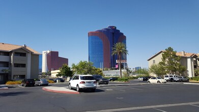 4200 S Valley View Blvd in Las Vegas, NV - Building Photo - Building Photo