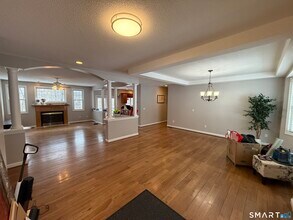 104 Valley View Rd in Manchester, CT - Building Photo - Building Photo