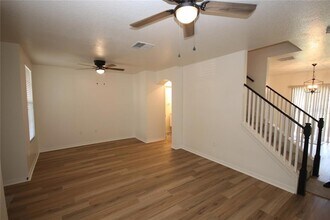 1575 Blue Magnolia Rd in Brandon, FL - Foto de edificio - Building Photo