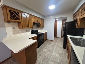 Burr Oak Woods in Blue Springs, MO - Building Photo - Building Photo