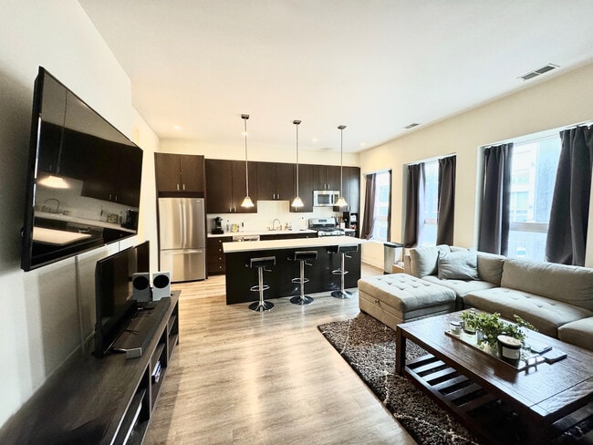 1750 W North Ave in Chicago, IL - Building Photo - Building Photo