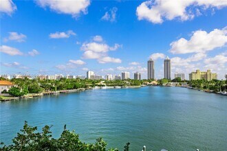 4701 Meridian Ave in Miami Beach, FL - Building Photo - Building Photo