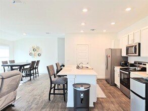 501 Elm Crk Dr in Hutto, TX - Building Photo - Building Photo