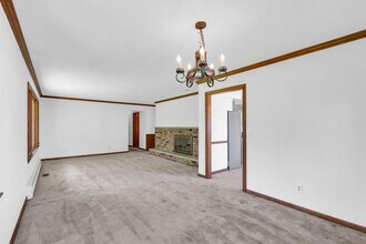 1702 Golfview Dr in Urbana, IL - Building Photo - Building Photo