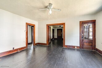 491 Allyn St in Akron, OH - Foto de edificio - Building Photo