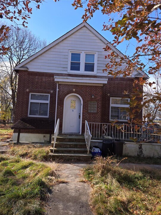 25 Smith St-Unit -1 in Monticello, NY - Building Photo