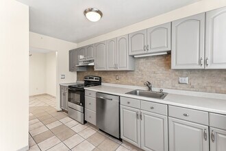 529 W Marshall St in West Chester, PA - Building Photo - Building Photo