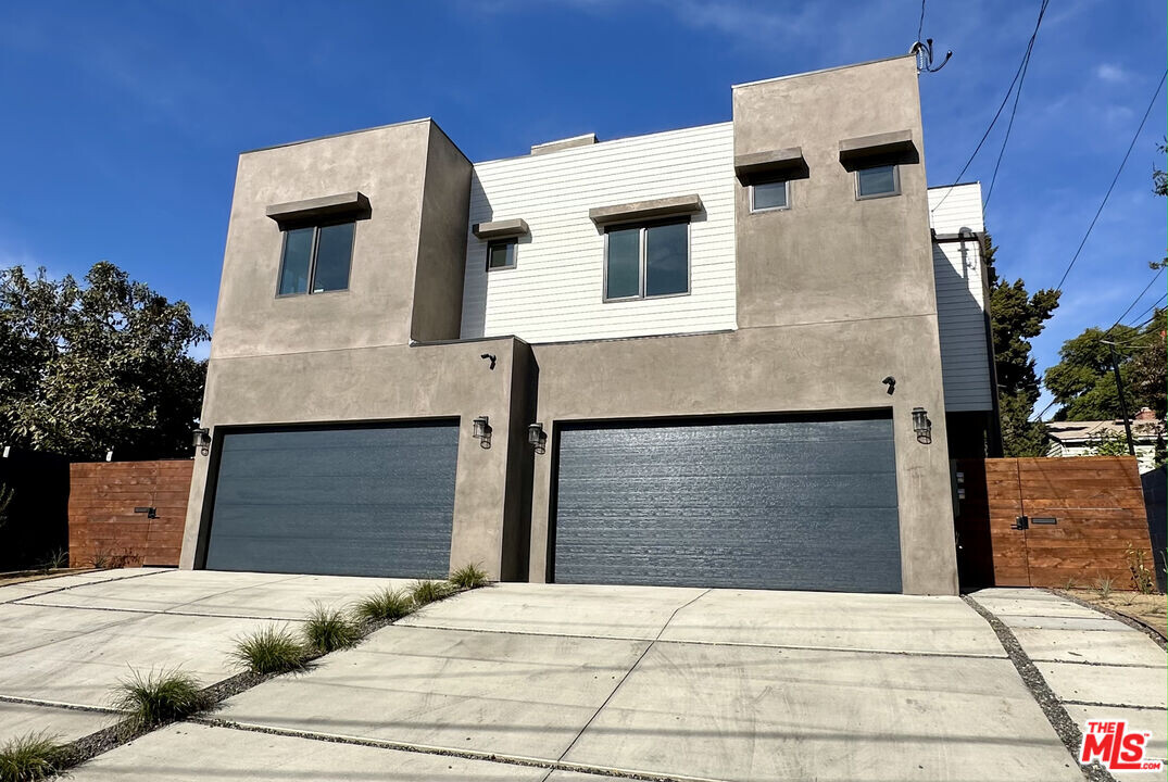 948 E 67th St in Inglewood, CA - Building Photo