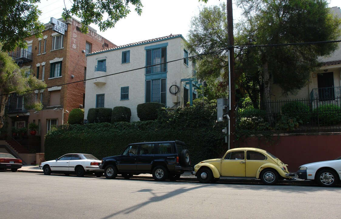 534 S Coronado St in Los Angeles, CA - Building Photo