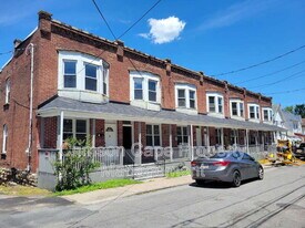 49 Hutson St in Wilkes-Barre, PA - Building Photo