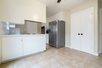 806 Madison Ave in Redwood City, CA - Building Photo - Building Photo