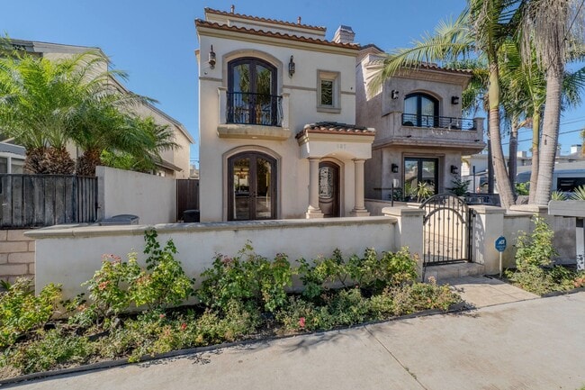 525 15th St in Huntington Beach, CA - Building Photo - Building Photo