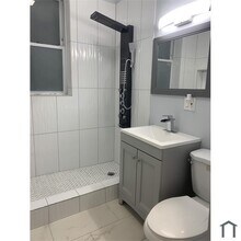 1645 W Marquette Rd in Chicago, IL - Building Photo - Building Photo