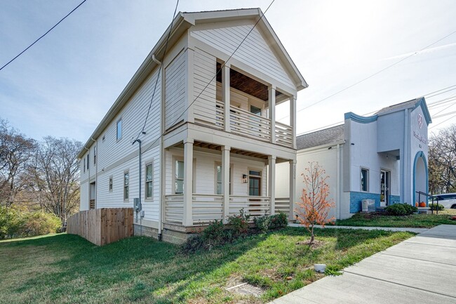 1004 44th Ave N, Unit AUCMML in Nashville, TN - Building Photo - Building Photo