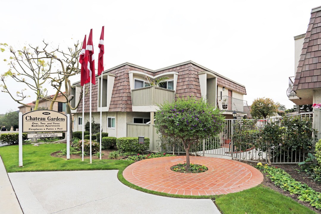 Chateau Gardens in Santa Ana, CA - Foto de edificio