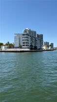 4000 NE 170th St in North Miami Beach, FL - Building Photo