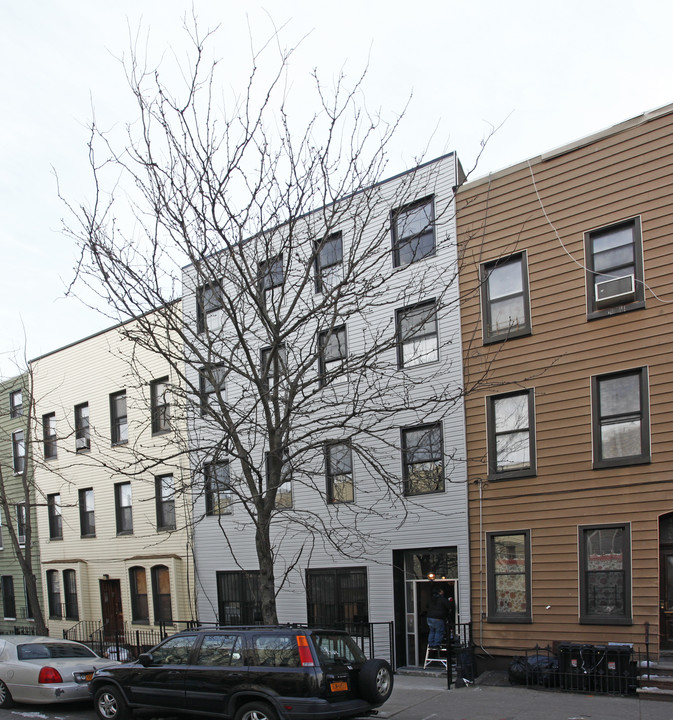 222 Suydam St in Brooklyn, NY - Building Photo