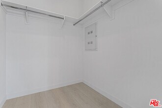 11727 Kiowa Ave in Los Angeles, CA - Building Photo - Building Photo