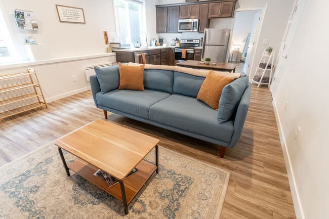 5177 NE 14th Pl in Portland, OR - Foto de edificio - Building Photo