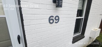 69 Southpoint Dr in Amherst, MA - Building Photo