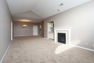 Harbour East in Rockford, IL - Building Photo - Interior Photo