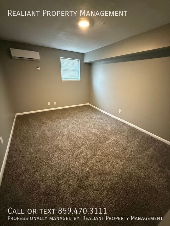 2082 Fairmont Ct in Lexington, KY - Building Photo - Building Photo