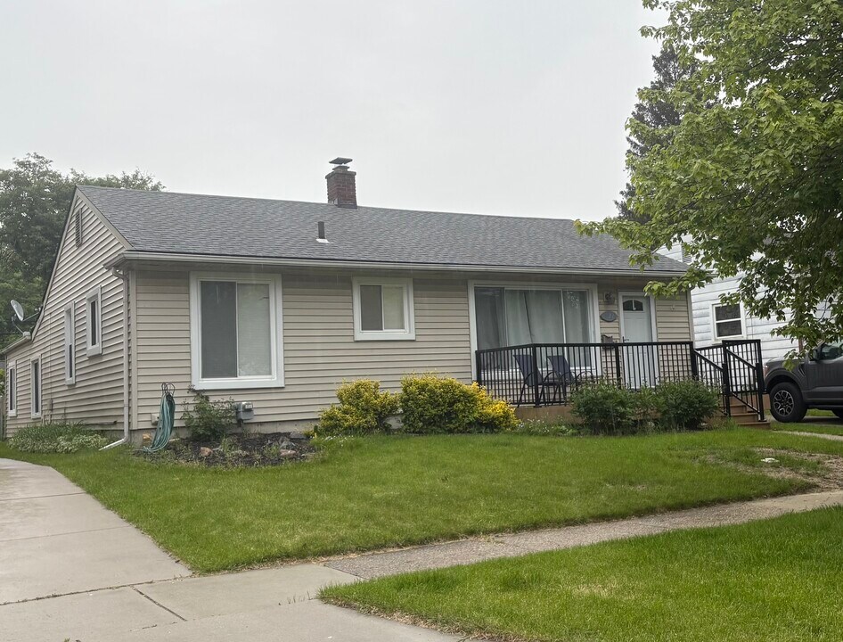 622 N Vermont Ave in Royal Oak, MI - Building Photo