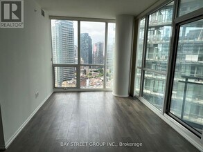 45-2245 Charles St E in Toronto, ON - Building Photo - Building Photo