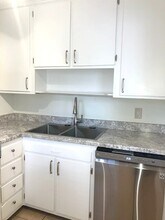 310 W Lexington Ave in High Point, NC - Building Photo - Building Photo