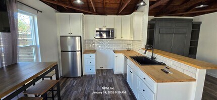 2130 Vine St in Paso Robles, CA - Building Photo - Building Photo