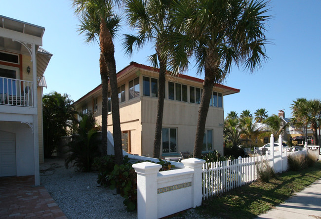 201 S Bay Blvd in Anna Maria, FL - Building Photo - Building Photo