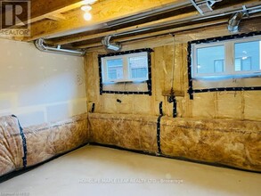 93 Stern Dr in Welland, ON - Building Photo - Building Photo