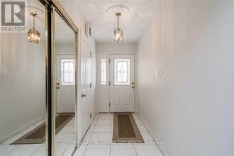 6 Reynier Dr in Brampton, ON - Building Photo - Building Photo