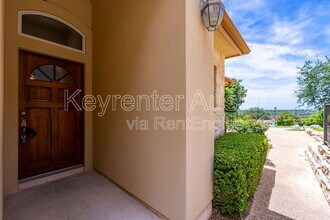 1305 Delsie Dr in Lakeway, TX - Building Photo - Building Photo