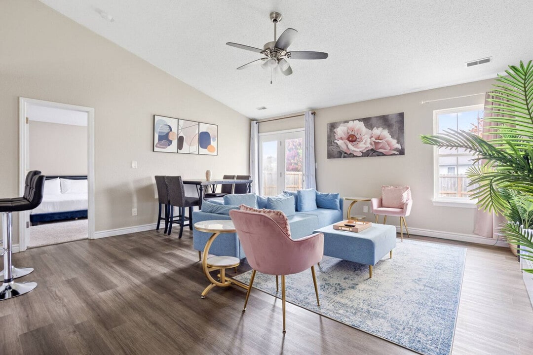 9791 Stonewall Ln in Avon, IN - Foto de edificio