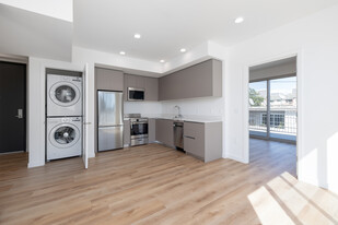 Federal Apartments in Los Angeles, CA - Building Photo