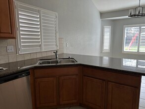 5223 W Lark Ct in Visalia, CA - Building Photo - Building Photo