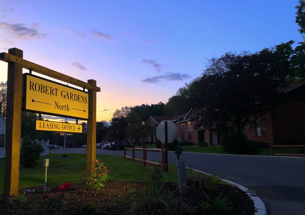 Robert Gardens North Queensbury, NY Apartments